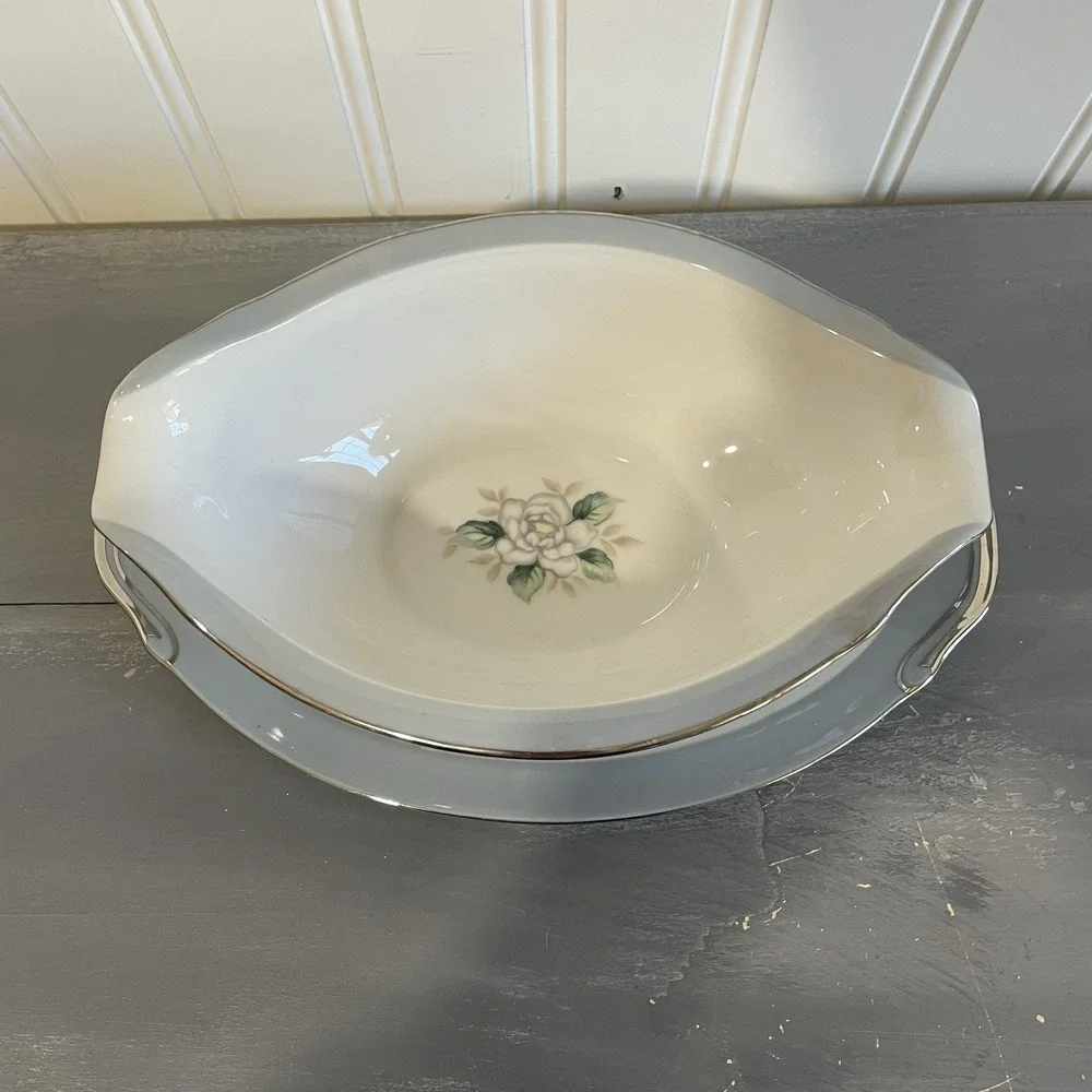 Vintage Harmony‎ House Sheraton Gray Band White Flower Gravy Boat